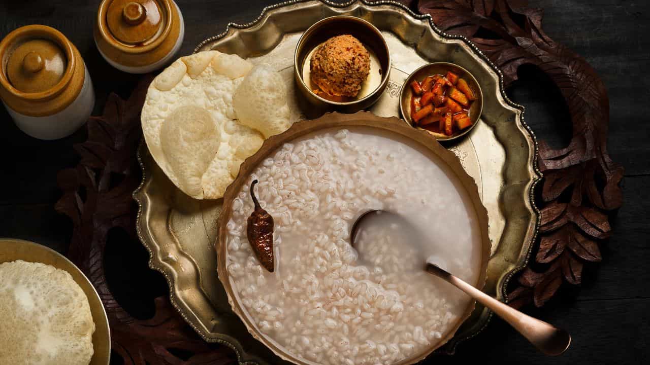 Monsoon Health: മഴക്കാലത്തെ ദഹനക്കേടും ഗ്യാസും; ഒഴിവാക്കേണ്ട പ്രധാന ഭക്ഷണങ്ങൾ ഇവയാണ്