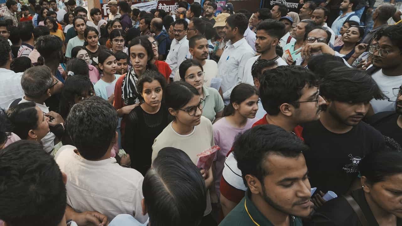 NEET UG 2026 Dress Code: നീറ്റ് പരീക്ഷയ്ക്ക് ഫുൾ സ്ലീവ് വസ്ത്രങ്ങള്‍ ധരിക്കാമോ? ഇക്കാര്യം അറിഞ്ഞില്ലെങ്കില്‍ പെട്ടു