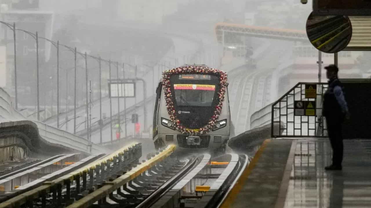 Namma Metro: തുംകുരു നമ്മ മെട്രോ പാതയില് 25 സ്റ്റേഷനുകളില്ല; എണ്ണം കുറച്ച് ബിഎംആര്സിഎല് Namma Metro: തുംകുരു നമ്മ മെട്രോ പാതയില് 25 സ്റ്റേഷനുകളില്ല; എണ്ണം കുറച്ച് ബിഎംആര്സിഎല്