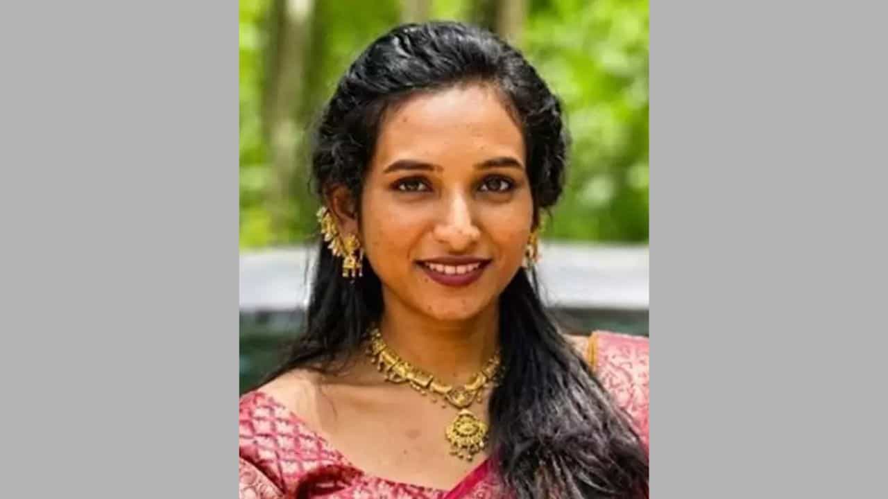 Perambra Pregnant Woman Death: പെട്രോൾ വാങ്ങിയത് സോന തന്നെ; ഗർഭിണിയുടെ മരണത്തിൽ ദുരൂഹതയേറുന്നു Perambra Pregnant Woman Death: പെട്രോൾ വാങ്ങിയത് സോന തന്നെ; ഗർഭിണിയുടെ മരണത്തിൽ ദുരൂഹതയേറുന്നു