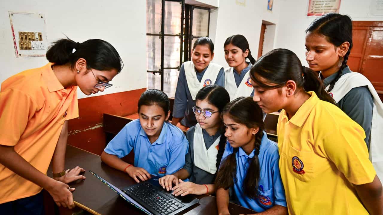 Kerala Plus One Admission 2026: പ്ലസ് വൺ പ്രവേശനം; ഒരു ചെറിയ തെറ്റ് മതി സീറ്റ് പോവാൻ, അപേക്ഷിക്കുമ്പോൾ ഈ തെറ്റുകൾ വരുത്തരുത് Kerala Plus One Admission 2026: പ്ലസ് വൺ പ്രവേശനം; ഒരു ചെറിയ തെറ്റ് മതി സീറ്റ് പോവാൻ, അപേക്ഷിക്കുമ്പോൾ ഈ തെറ്റുകൾ വരുത്തരുത്