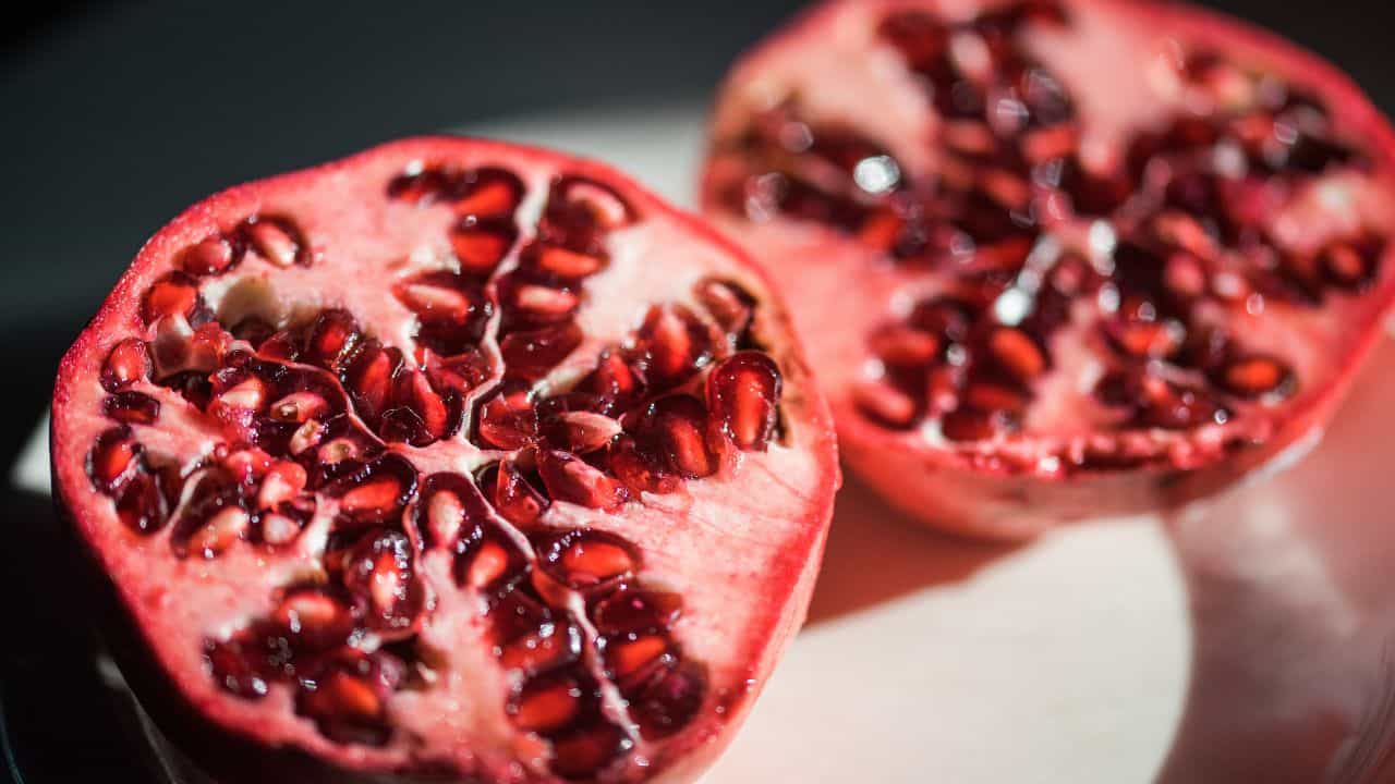 Pomegranate Peels Benefits: മാതളനാരങ്ങ തൊലി ഭക്ഷണത്തിൽ എങ്ങനെ ഉപയോ​ഗിക്കാം; ​ഗുണമറിഞ്ഞാൽ ഞെട്ടും