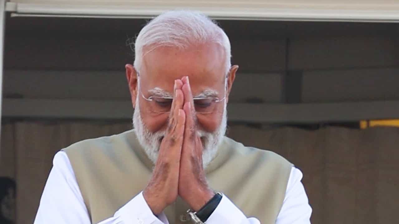 PM Narendra Modi: എല്ലാ മന്ത്രിമാരോടും രാജ്യതലസ്ഥാനത്ത് തുടരാന് നിര്ദ്ദേശം; ഡല്ഹിയില് ഇന്ന് പ്രധാനമന്ത്രിയുടെ അധ്യക്ഷതയില് നിര്ണായക യോഗം PM Narendra Modi: എല്ലാ മന്ത്രിമാരോടും രാജ്യതലസ്ഥാനത്ത് തുടരാന് നിര്ദ്ദേശം; ഡല്ഹിയില് ഇന്ന് പ്രധാനമന്ത്രിയുടെ അധ്യക്ഷതയില് നിര്ണായക യോഗം