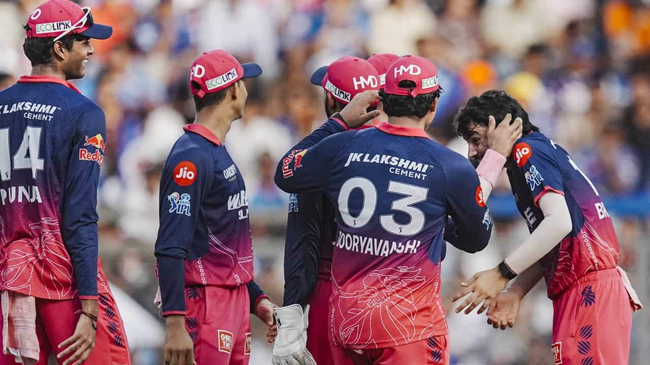 IPL 2026: മുംബൈയെ തകര്‍ത്ത് രാജസ്ഥാന്‍ പ്ലേ ഓഫില്‍; പഞ്ചാബിനും, കൊല്‍ക്കത്തയ്ക്കും മടങ്ങാം