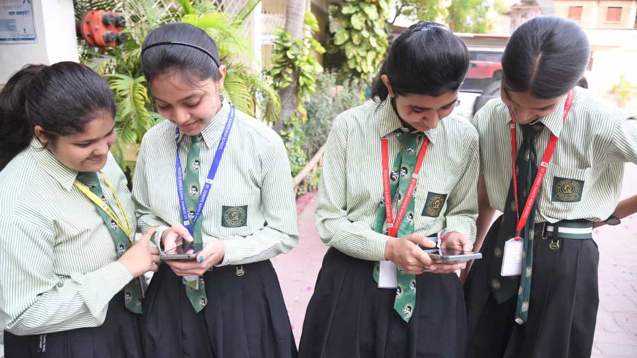 Kerala SSLC Result 2026: കാത്തിരിപ്പിന് വിരാമം; എസ്എസ്എൽസി ഫലം വെള്ളിയാഴ്ച, ഫലമറിയാൻ ആപ്പും പോർട്ടലും സജ്ജം