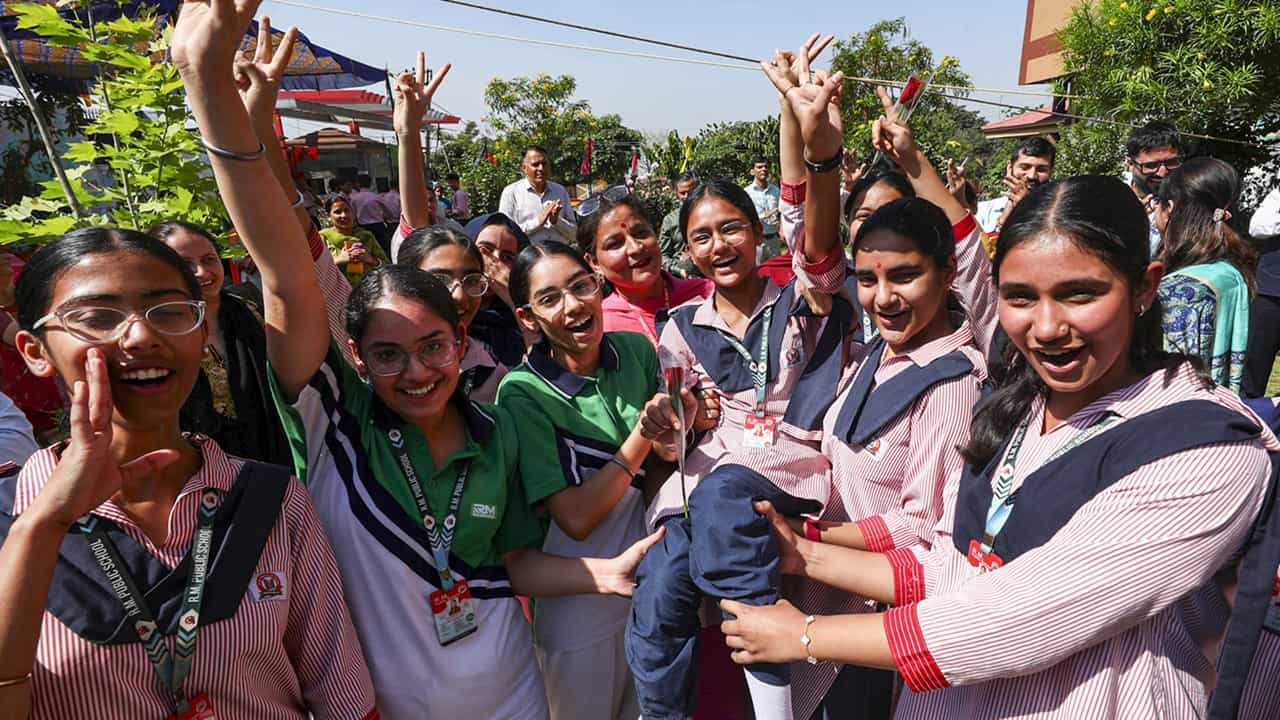 Kerala Plus Two Result 2026: പ്ലസ് ടു ഫലമറിയാന്‍ ഇനി മണിക്കൂറുകള്‍ മാത്രം; ഫലം പരിശോധിക്കാന്‍ ഒന്നല്ല, പല മാര്‍ഗങ്ങള്‍