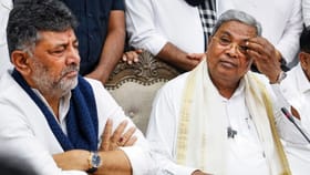 കർണാടകയിൽ ജാതി സെൻസസ്; രാജിക്ക് മുമ്പ് 'പണികൊടുത്ത്' സിദ്ധരാമയ്യ