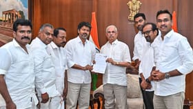 ടിവികെ വാഴും വിജയ് നയിക്കും; CPI-CPIM-VCK പിന്തുണ പ്രഖ്യാപിച്ചു