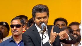 പകരം ആര്? വിജയ് ട്രിച്ചി ഈസ്റ്റ് എംഎൽഎ സ്ഥാനം രാജിവച്ചു