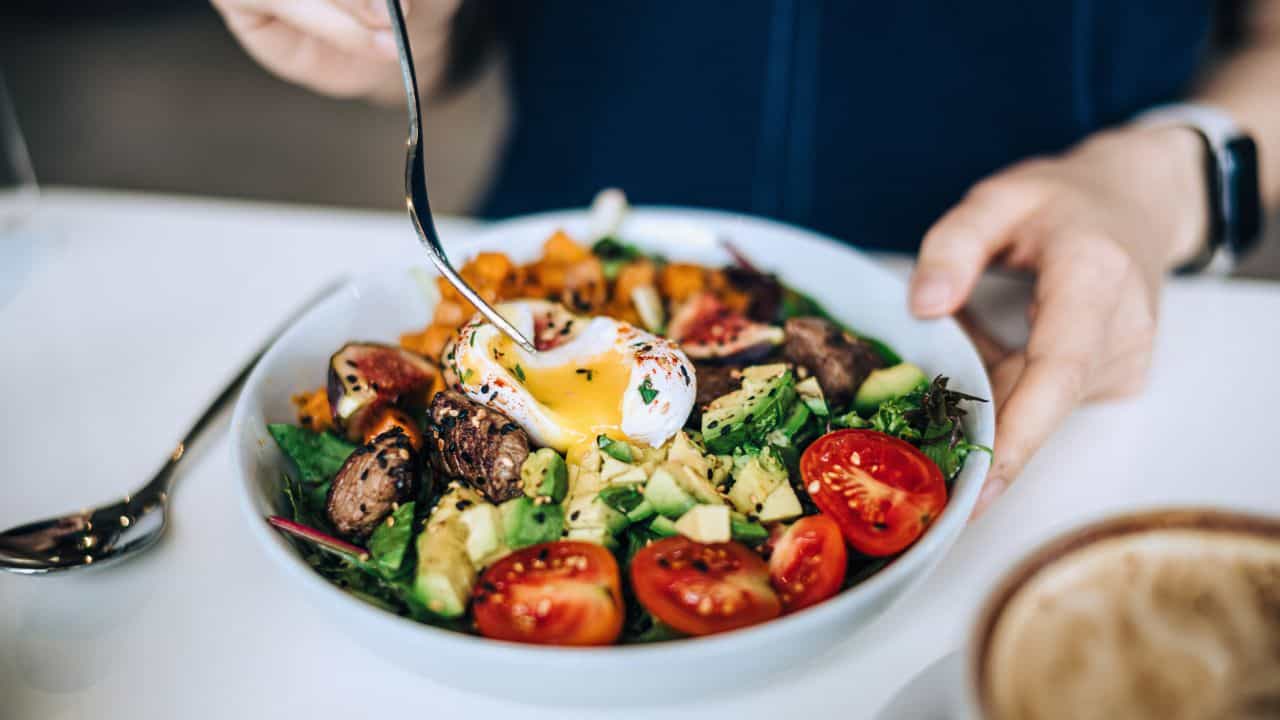 Weight Loss Tips: തടി കുറയ്ക്കണോ?; എങ്കിൽ നിങ്ങളുടെ ഫ്രിഡ്ജിൽ ഈ സാധനങ്ങൾ എപ്പോഴും ഉണ്ടായിരിക്കണം Weight Loss Tips: തടി കുറയ്ക്കണോ?; എങ്കിൽ നിങ്ങളുടെ ഫ്രിഡ്ജിൽ ഈ സാധനങ്ങൾ എപ്പോഴും ഉണ്ടായിരിക്കണം