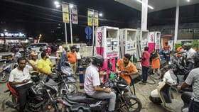 ഇന്ധനവിലയിൽ വീണ്ടും വർധന; പെട്രോളിന് 2.61 രൂപ, ഡീസലിന് 2.71 രൂപ