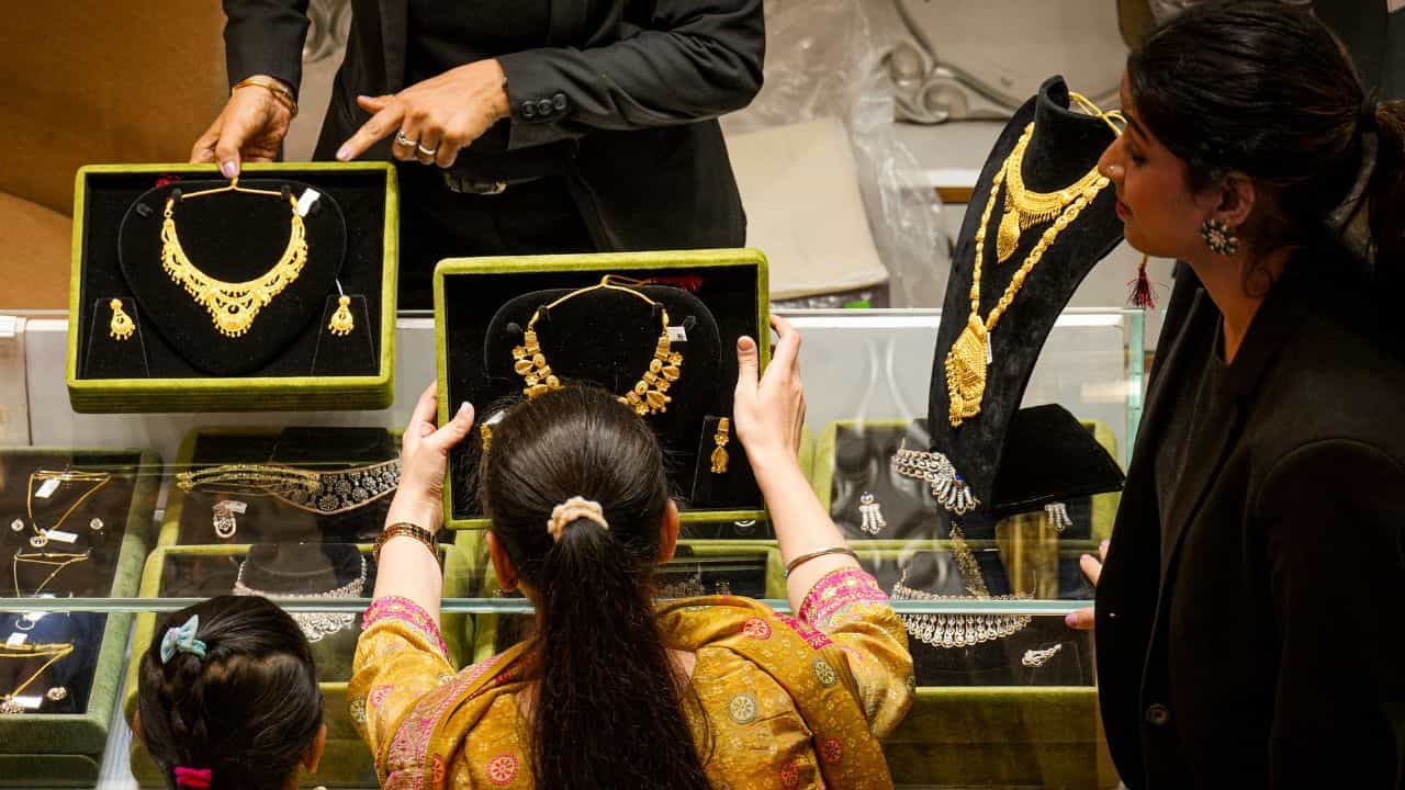 Kerala Gold Rate: സ്വർണം കുതിപ്പിൽ തന്നെ, ഗ്രാമിന് വില 15,000നടുത്ത്; ഇന്നത്തെ നിരക്ക്...