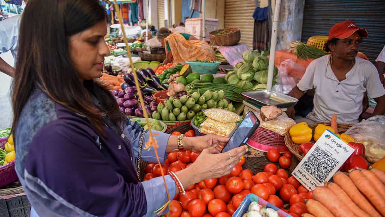 Market Price: മീനിന് പൊന്നുംവില, വെളിച്ചെണ്ണ വിലയിൽ വൻ ആശ്വാസം