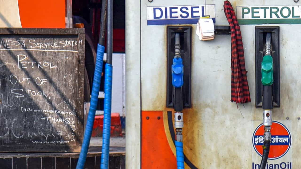 Fuel and LPG Price Hike: മെയ് 15ന് ശേഷം പെട്രോൾ, ഡീസൽ, ​ഗ്യാസ് വില കൂടും; കാര്യങ്ങളൊക്കെ ഉറപ്പായി!