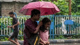 കുടയെടുത്തോണേ... നാലിടത്ത് ശക്തമായ മഴ; ഇന്നത്തെ കാലാവസ്ഥ