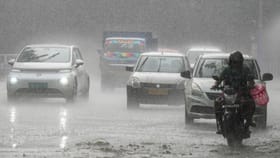 Kerala Weather Update: മഴ തകർക്കും കേട്ടോ, ശ്രദ്ധിക്കേണ്ടത് 4 ജില്ലക്കാർ, ഇന്നത്തെ കാലാവസ്ഥ...