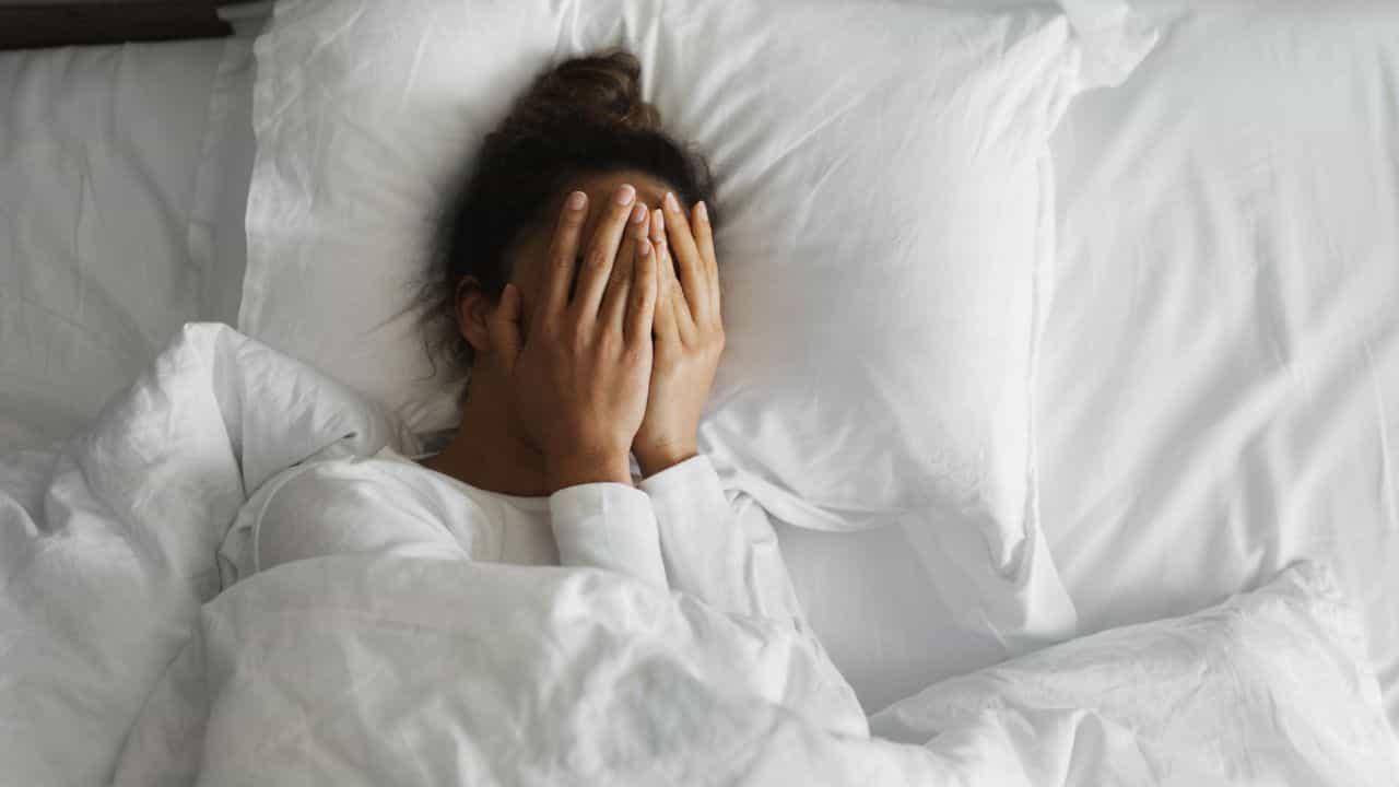 Bedtime Mistakes: ഉറക്കം കിട്ടുന്നില്ലേ?  ഈ 3 ശീലങ്ങളാണ് കാരണം!