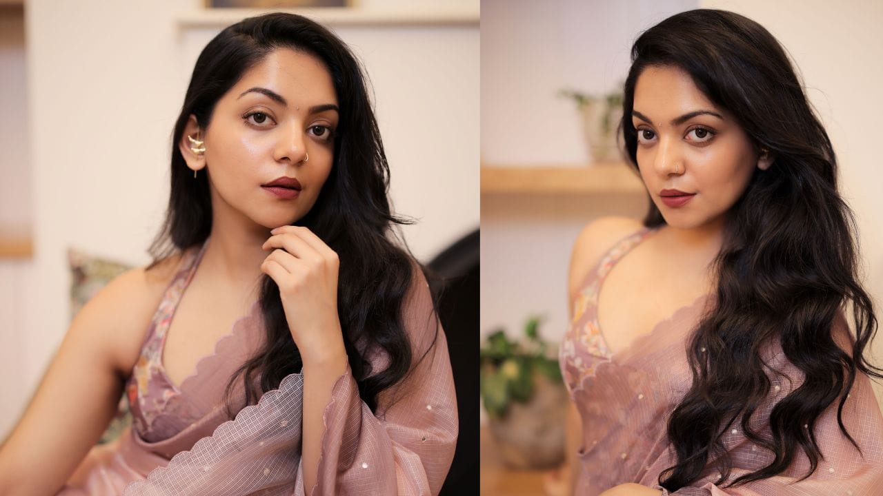 നടിയും ഇന്‍ഫ്‌ളുവന്‍സറുമായ അഹാനയുടെ ചുവടുപിടിച്ചെത്തിയ സഹോദരിമാരില്‍ ദിയ ഒഴികെ ബാക്കി രണ്ടുപേരും സിനിമയിലും മുഖം കാണിച്ചിട്ടുണ്ട്. നല്ല അവസരങ്ങള്‍ വരികയാണെങ്കില്‍ ഇനിയും അഭിനയിക്കാന്‍ തന്നെയാണ് അഹാനയെ പോലെ അവര്‍ക്കും താത്പര്യം. എന്നാല്‍ സിനിമയ്ക്ക് പുറമെ ഇവരുടെ പ്രധാന വരുമാന മാര്‍ഗം യൂട്യൂബില്‍ നിന്നും മറ്റ് സമൂഹമാധ്യമങ്ങളില്‍ നിന്നും ലഭിക്കുന്ന പണമാണ്. കുടുംബം പങ്കുവെക്കുന്ന വീഡിയോകള്‍ എല്ലായ്‌പ്പോഴും ട്രെന്‍ഡിങില്‍ ലിസ്റ്റില്‍ ഇടം നേടാറുമുണ്ട്. ഇപ്പോഴിതാ പണത്തിന് ഒരു മനുഷ്യന്റെ ജീവിതത്തില്‍ എത്രമാത്രം പ്രാധാന്യമുണ്ടെനന്് പറയുകയാണ് അഹാന കൃഷ്ണ. റെഡ് എഫ്എമ്മിനോടാണ് പ്രതികരണം. 

