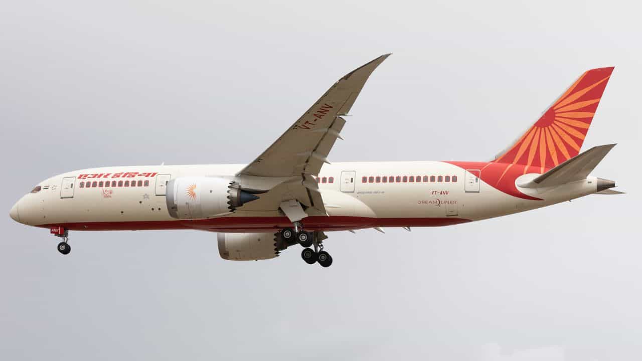 Air India Flight On Pak Airspace: എയർ ഇന്ത്യ വിമാനം പാക് വ്യോമാതിർത്തിയിൽ! സംഭവം റിപ്പോർട്ട് ചെയ്യാത്തതിന് കനത്ത നടപടി