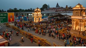 അയോധ്യ ക്ഷേത്രഫണ്ട് വെട്ടിപ്പ്; എട്ട് പേർക്കെതിരേ എഫ്ഐആർ