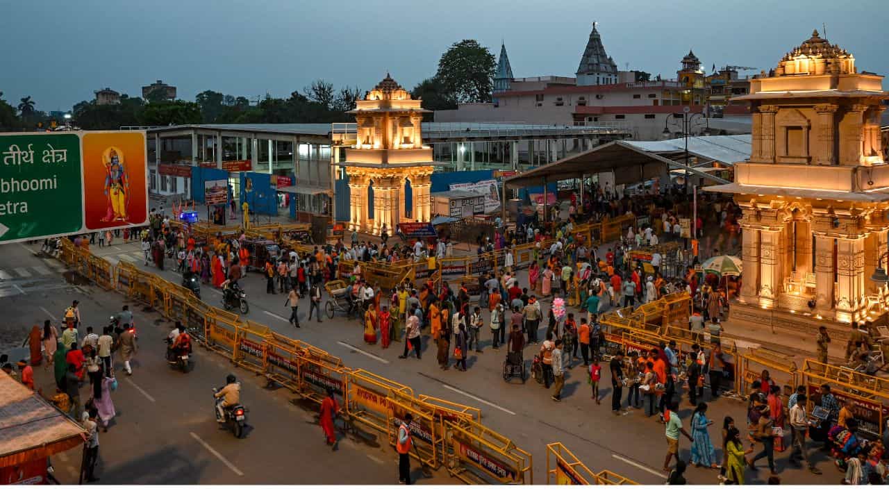 Ayodhya Ram Mandir Donation Scam: അയോധ്യ ക്ഷേത്രഫണ്ട് വെട്ടിപ്പ്; എട്ട് പേർക്കെതിരേ എഫ്ഐആർ