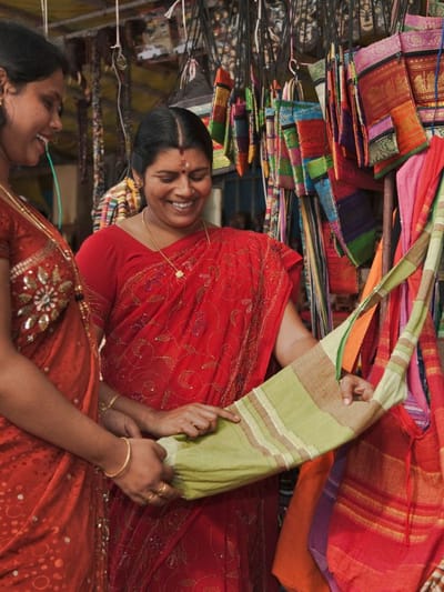 10 രൂപയ്ക്ക് എല്ലാം!  ബെംഗളൂരുവിലെ  സ്ട്രീറ്റ് മാര്‍ക്കറ്റുകള്‍ അറിയാം