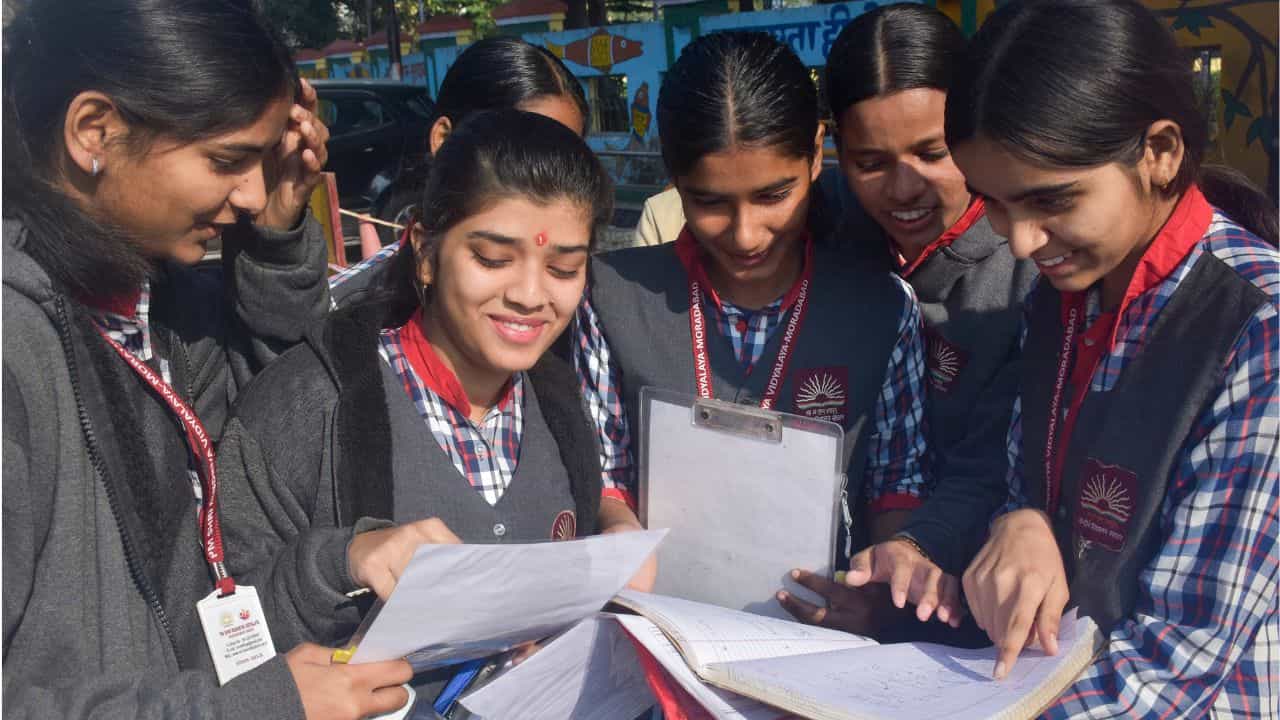 CBSE Class 10 Second Board Result: സിബിഎസ്ഇ പത്താം ക്ലാസ് രണ്ടാംഘട്ട ഫലം: എപ്പോൾ വരും? ഫലം എവിടെ, എങ്ങനെ പരിശോധിക്കാം? CBSE Class 10 Second Board Result: സിബിഎസ്ഇ പത്താം ക്ലാസ് രണ്ടാംഘട്ട ഫലം: എപ്പോൾ വരും? ഫലം എവിടെ, എങ്ങനെ പരിശോധിക്കാം?