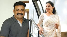 ഷാജോണ്‍ സെറ്റില്‍ വന്നിരുന്നത് മുഖംമൂടിയും തൊപ്പിയും വച്ച്