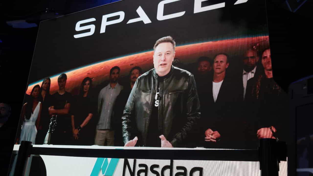 Elon Musk: ചരിത്രത്തിലാദ്യം! സ്പേസ് എക്സ് ഓഹരികൾ കുതിച്ചുയർന്നു, എലോൺ മസ്ക് ലോകത്തിലെ ആദ്യ ‘ട്രില്യണയർ’ Elon Musk: ചരിത്രത്തിലാദ്യം! സ്പേസ് എക്സ് ഓഹരികൾ കുതിച്ചുയർന്നു, എലോൺ മസ്ക് ലോകത്തിലെ ആദ്യ ‘ട്രില്യണയർ’