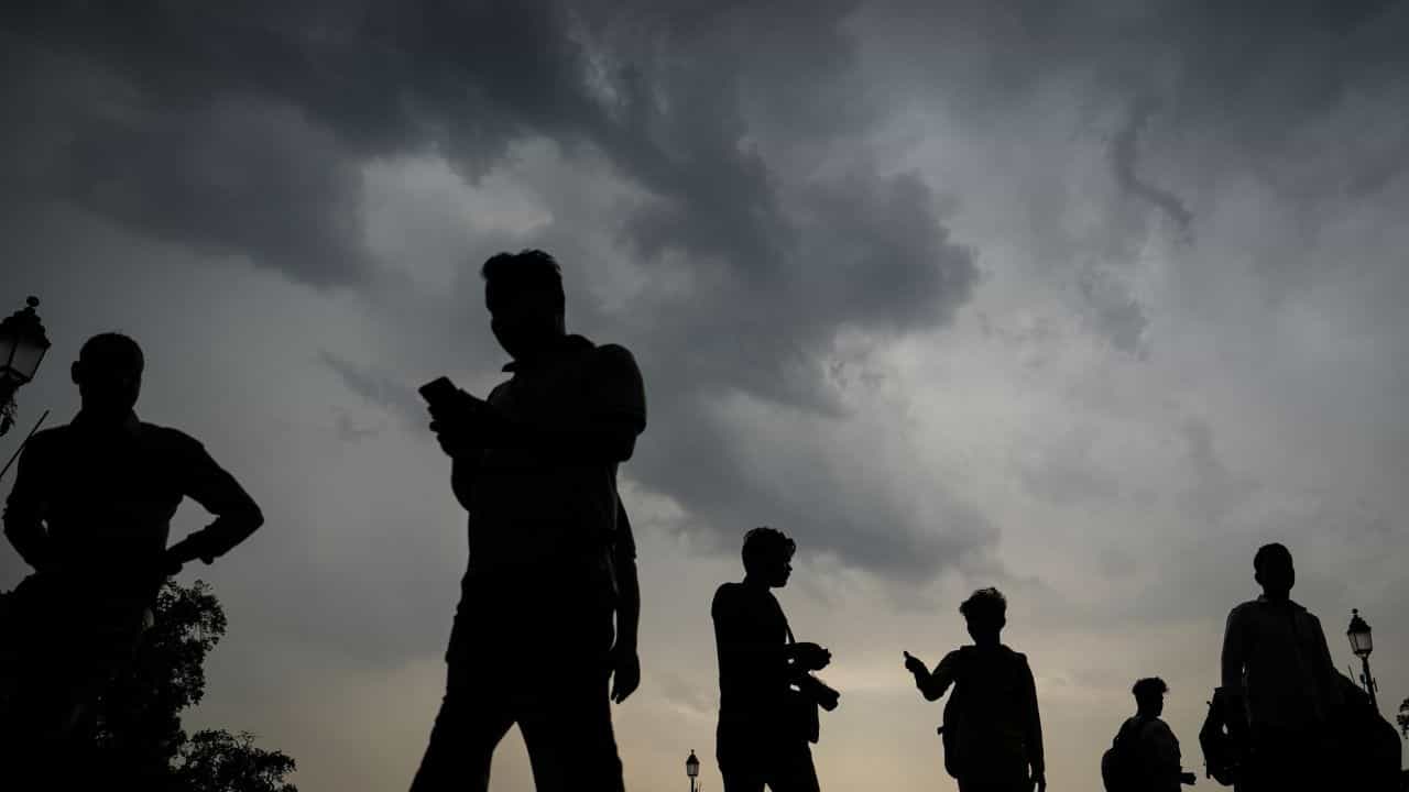 Kerala Weather Update: മഴയുടെ ശക്തി കുറഞ്ഞോ? ഈ ജില്ലകളിൽ മാത്രം യെല്ലോ അലർട്ട്; കാലാവസ്ഥ പ്രവചനം Kerala Weather Update: മഴയുടെ ശക്തി കുറഞ്ഞോ? ഈ ജില്ലകളിൽ മാത്രം യെല്ലോ അലർട്ട്; കാലാവസ്ഥ പ്രവചനം