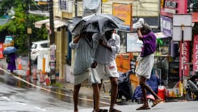 മഴ കനക്കുന്നു! വരും മണിക്കൂറിൽ ഈ ജില്ലകളിൽ ശക്തമായ കാറ്റും പേമാരി