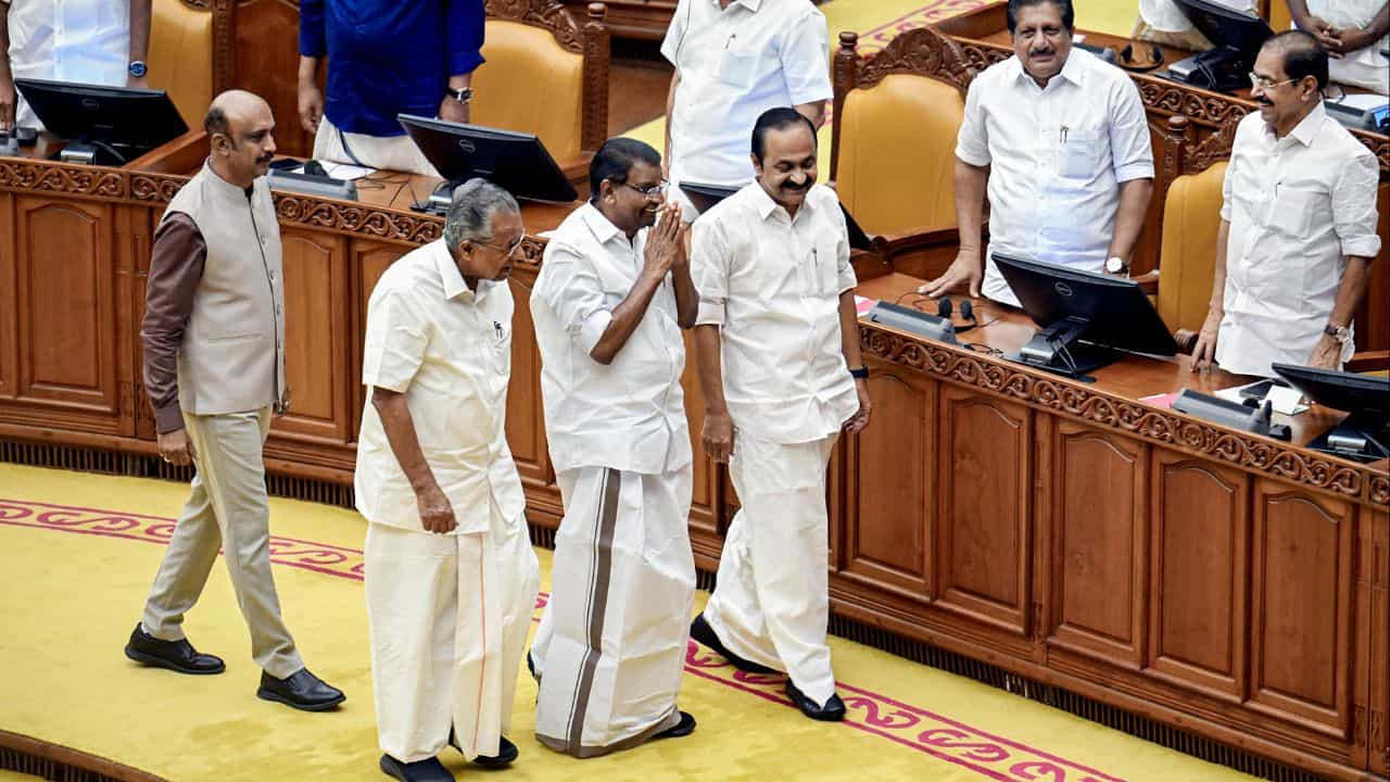 Kerala Assembly Today: നിയമസഭയിൽ ഇന്ന് നയപ്രഖ്യാപനത്തിന് മേലുള്ള നന്ദി പ്രമേയ ചർച്ച ആരംഭിക്കും; ഡെപ്യൂട്ടി സ്പീക്കറുടെ തിരഞ്ഞെടുപ്പ് നടക്കും Kerala Assembly Today: നിയമസഭയിൽ ഇന്ന് നയപ്രഖ്യാപനത്തിന് മേലുള്ള നന്ദി പ്രമേയ ചർച്ച ആരംഭിക്കും; ഡെപ്യൂട്ടി സ്പീക്കറുടെ തിരഞ്ഞെടുപ്പ് നടക്കും