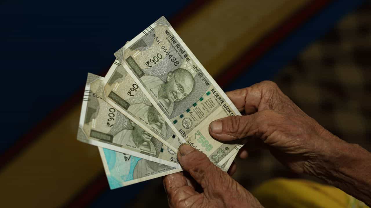 Kerala Budget 2026: സ്ത്രീസുരക്ഷ പെന്ഷന് യുഡിഎഫ് സര്ക്കാര് വേണ്ടെന്ന് വെക്കും! ബജറ്റില് അമിത പ്രതീക്ഷ വേണോ? Kerala Budget 2026: സ്ത്രീസുരക്ഷ പെന്ഷന് യുഡിഎഫ് സര്ക്കാര് വേണ്ടെന്ന് വെക്കും! ബജറ്റില് അമിത പ്രതീക്ഷ വേണോ?
