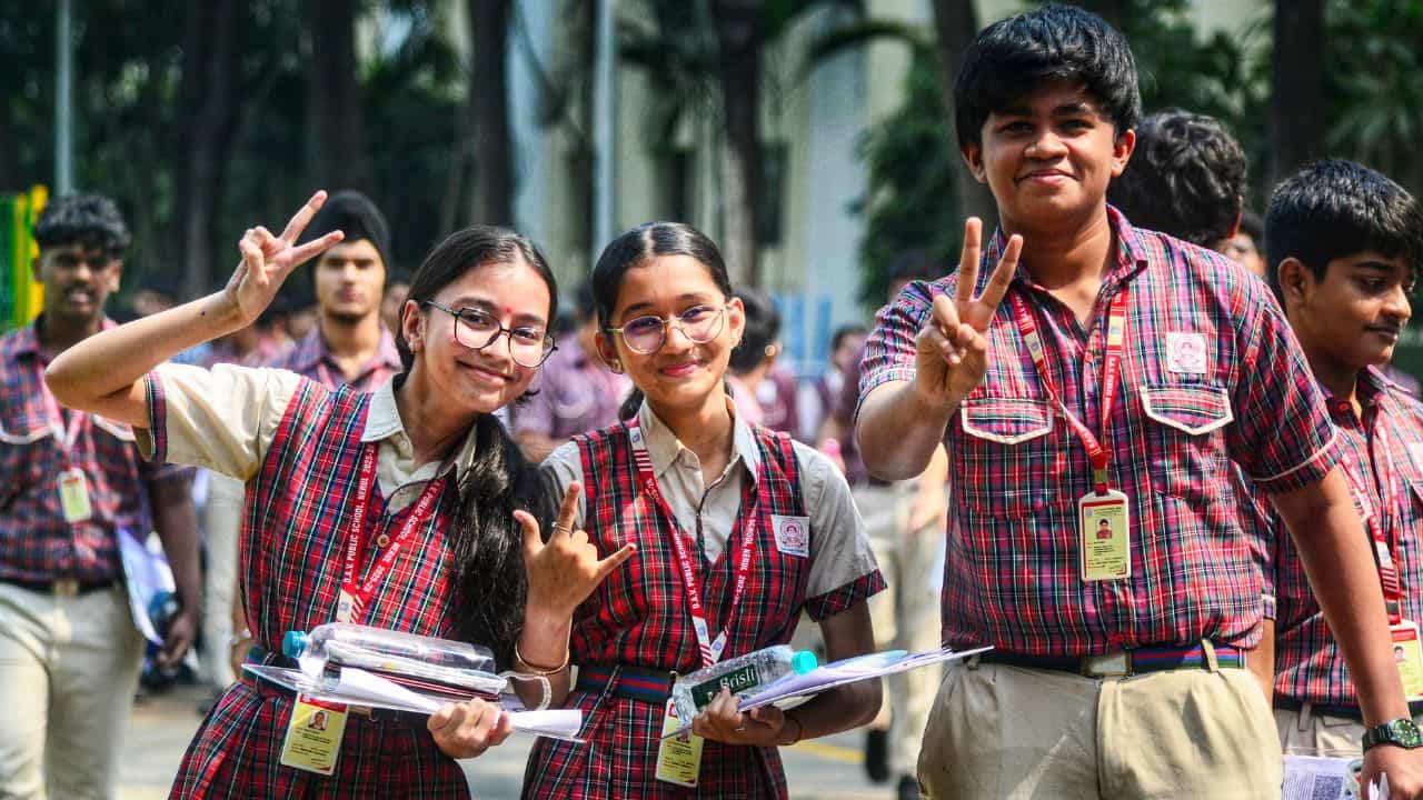 Kerala Plus One Admission 2026: പ്ലസ് വൺ പ്രവേശനം; ട്രയൽ അലോട്ട്മെൻ്റ് നാളെ, ഫലം എപ്പോൾ വരും? ഒറ്റ ക്ലിക്കിൽ പരിശോധിക്കാം