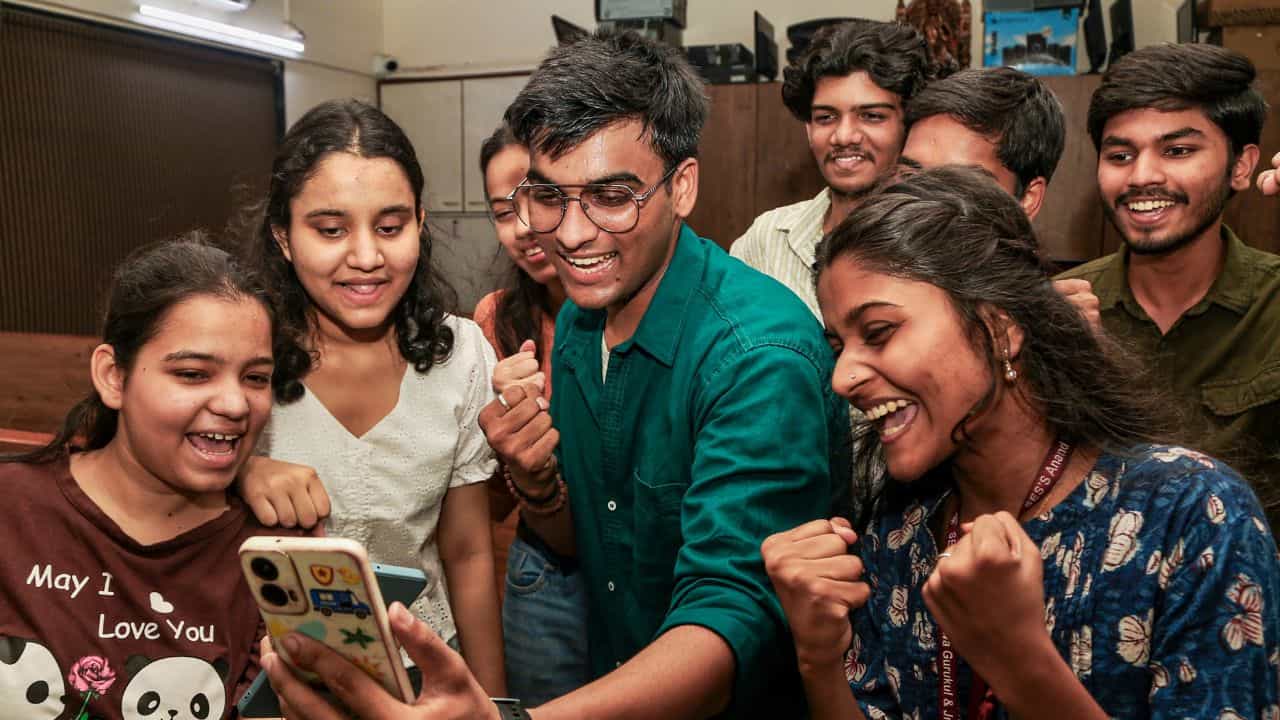 Kerala Plus One Admission 2026: പ്ലസ് വൺ പ്രവേശനം: ആദ്യ അലോട്ട്മെൻ്റ് നാളെ, എപ്പോൾ എവിടെ അറിയാം? Kerala Plus One Admission 2026: പ്ലസ് വൺ പ്രവേശനം: ആദ്യ അലോട്ട്മെൻ്റ് നാളെ, എപ്പോൾ എവിടെ അറിയാം?