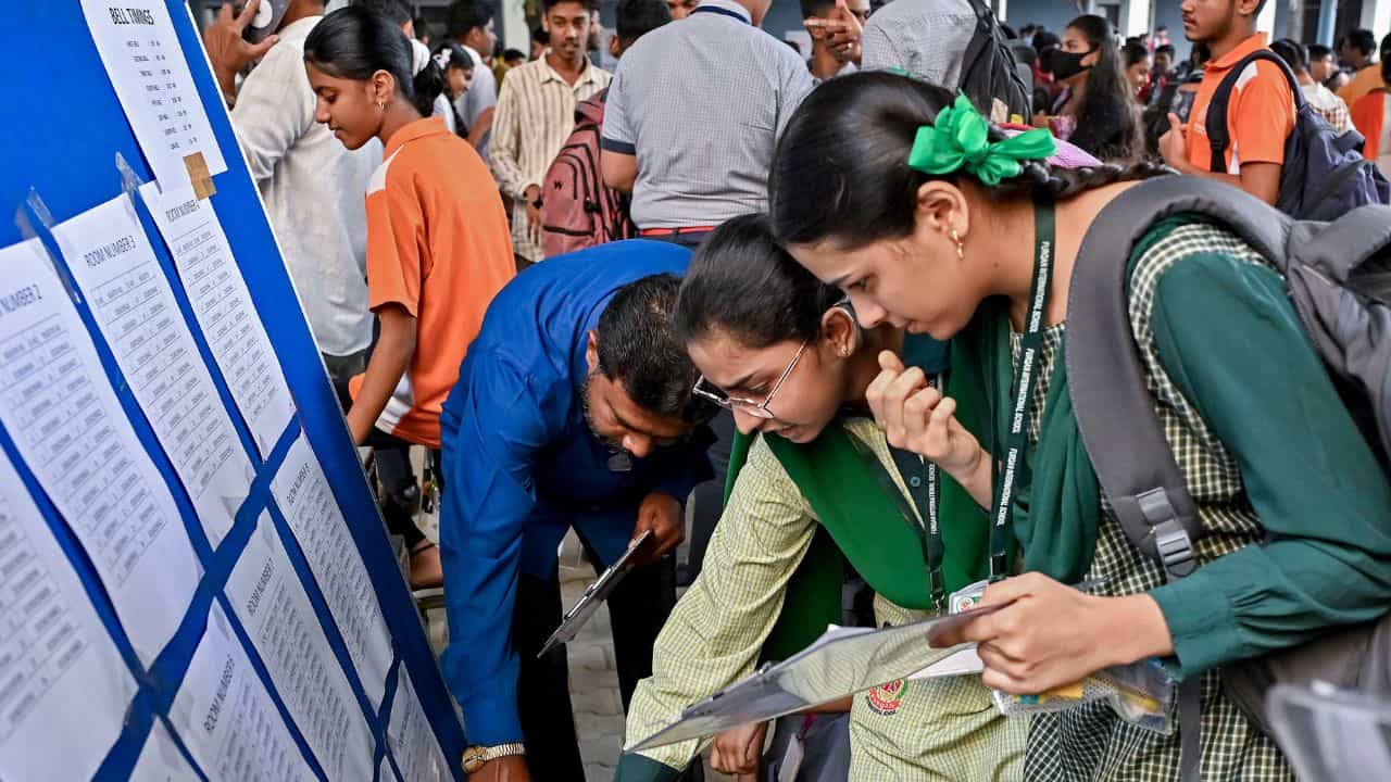 Kerala Plus One Result 2026: പ്ലസ് വൺ ഫലപ്രഖ്യാപന തീയ്യതിയിൽ മാറ്റം, പുതുക്കിയ തീയ്യതി ഇങ്ങനെ? Kerala Plus One Result 2026: പ്ലസ് വൺ ഫലപ്രഖ്യാപന തീയ്യതിയിൽ മാറ്റം, പുതുക്കിയ തീയ്യതി ഇങ്ങനെ?