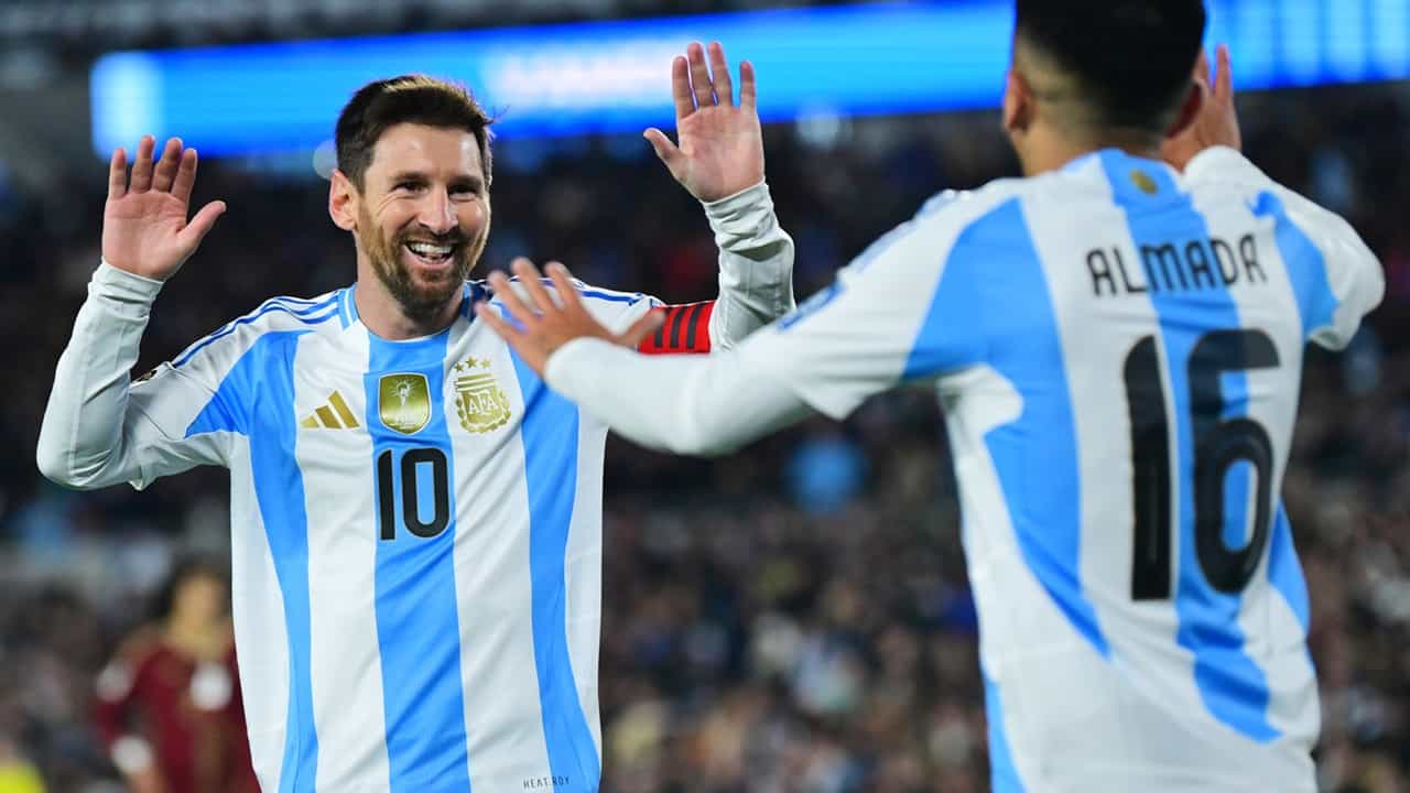 FIFA World Cup 2026: അര്ജന്റീന ടീമിന് തിരിച്ചടി; മെസിയുടെയും സംഘത്തിന്റെയും പാസ്പോര്ട്ട് വിവരങ്ങള് ചോര്ന്നു FIFA World Cup 2026: അര്ജന്റീന ടീമിന് തിരിച്ചടി; മെസിയുടെയും സംഘത്തിന്റെയും പാസ്പോര്ട്ട് വിവരങ്ങള് ചോര്ന്നു