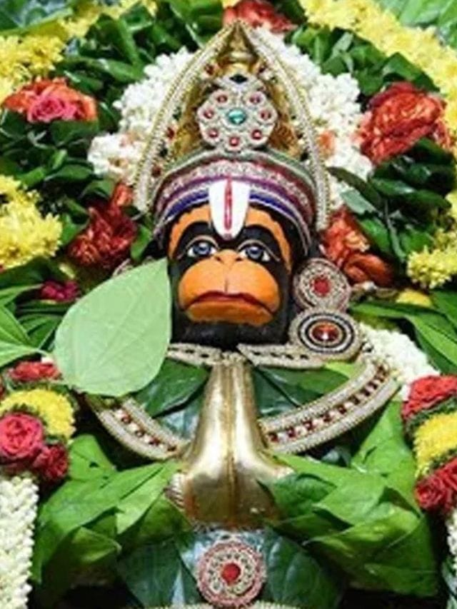 പഠനത്തിൽ മിടുക്കരാകണോ? ഹനുമാന് ഈ വഴിപാടുകൾ നടത്തൂ