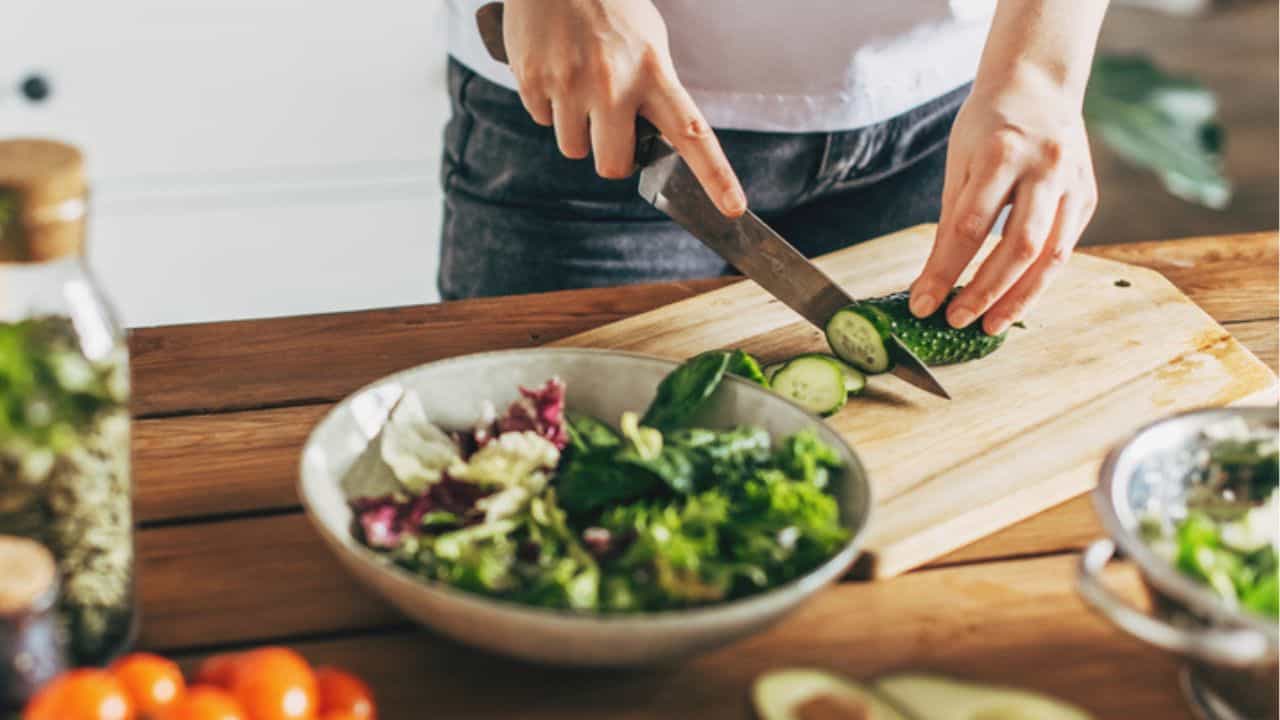 Meal Preparation Tips : സ്കൂൾ തുറന്നു, രാവിലത്തെ ഓട്ടപ്പാച്ചിൽ ഒഴിവാക്കാം; ഇതാ മീൽ പ്രെപ്പ് സൂത്രങ്ങൾ