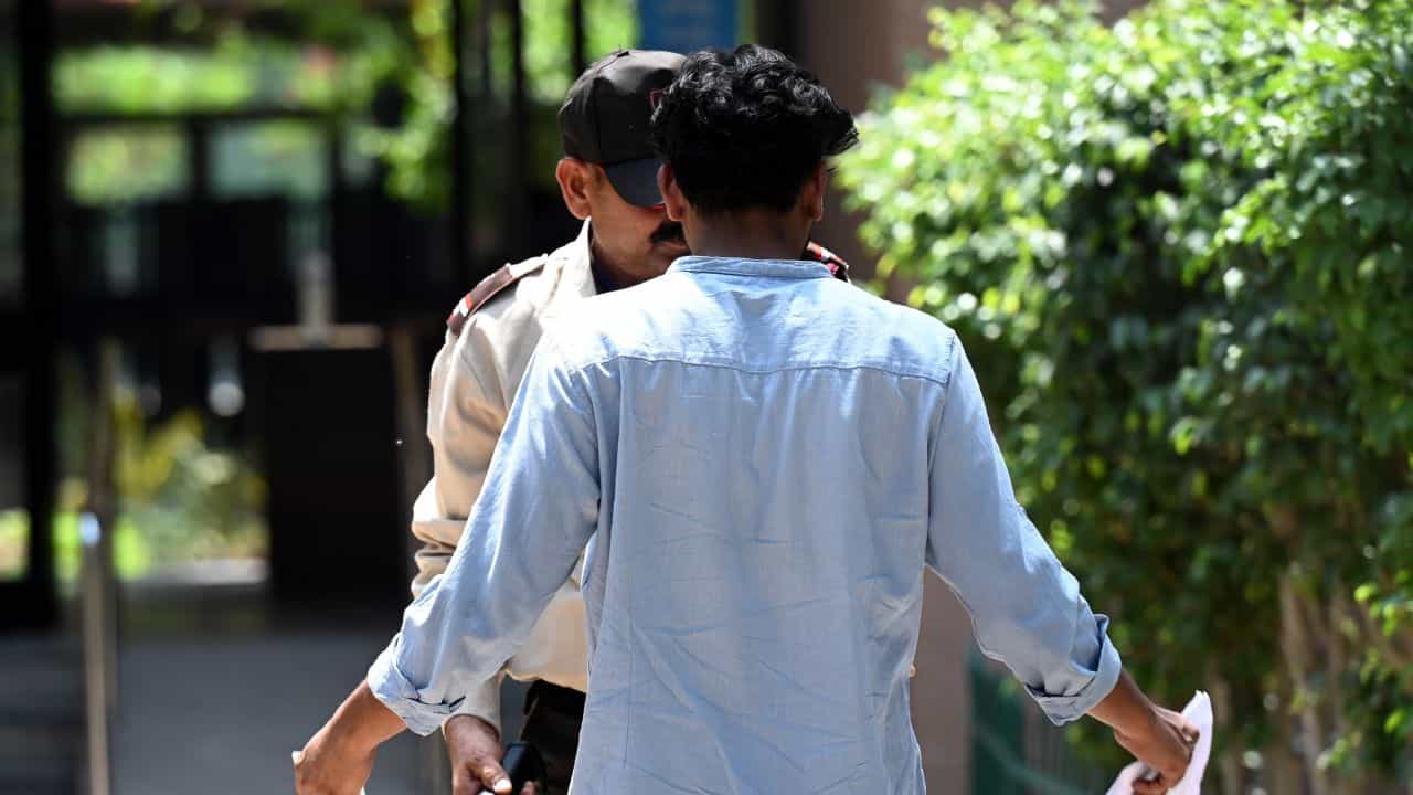 NEET UG Retest 2026: അബുദാബിയിലേക്ക് വിമാനം കയറേണ്ട, നാഗ്പൂർ സ്വദേശിക്ക് നാട്ടിൽ തന്നെ പരീക്ഷാ കേന്ദ്രം അനുവദിച്ച് എൻ.ടി.എ NEET UG Retest 2026: അബുദാബിയിലേക്ക് വിമാനം കയറേണ്ട, നാഗ്പൂർ സ്വദേശിക്ക് നാട്ടിൽ തന്നെ പരീക്ഷാ കേന്ദ്രം അനുവദിച്ച് എൻ.ടി.എ