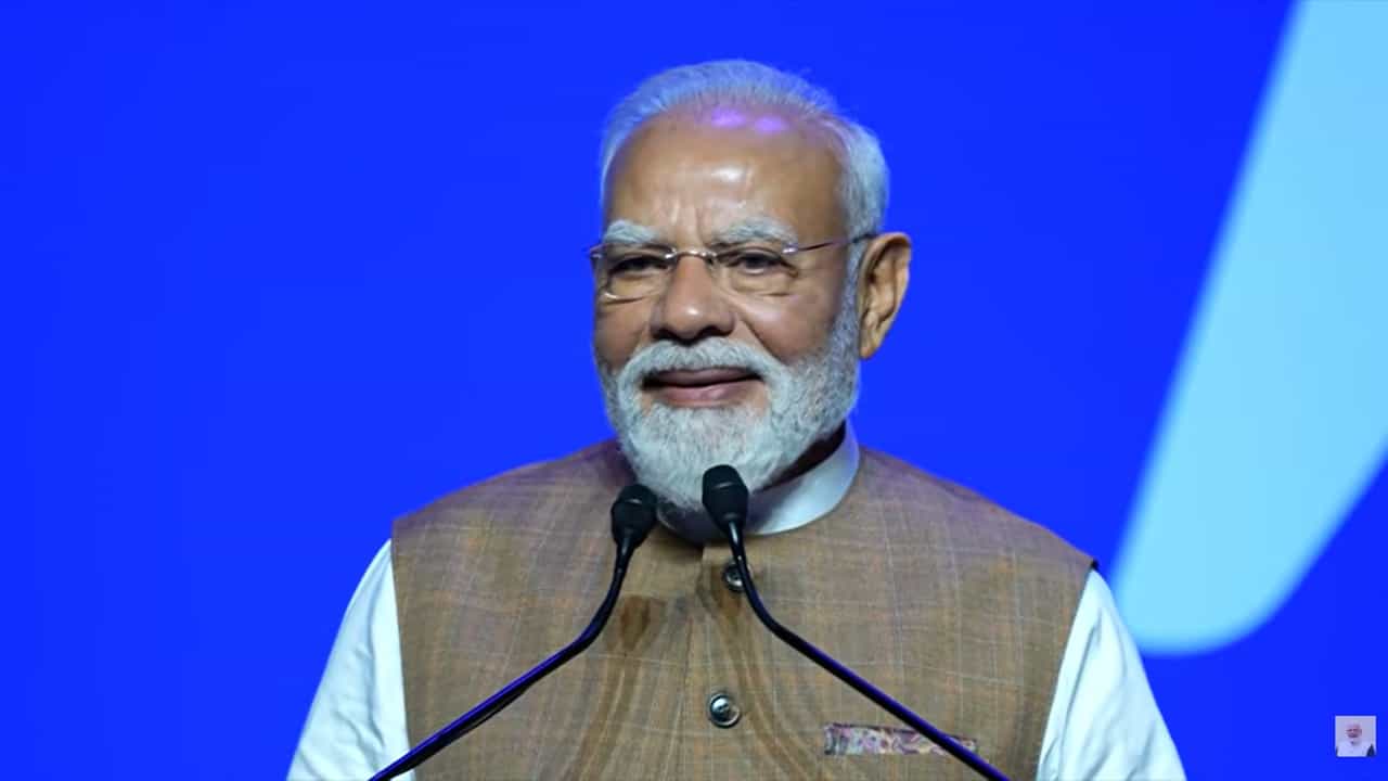 Narendra Modi: പാരീസിലെ ഇന്ത്യന് സമൂഹത്തെ അഭിസംബോധന ചെയ്ത് പ്രധാനമന്ത്രി നരേന്ദ്ര മോദി Narendra Modi: പാരീസിലെ ഇന്ത്യന് സമൂഹത്തെ അഭിസംബോധന ചെയ്ത് പ്രധാനമന്ത്രി നരേന്ദ്ര മോദി
