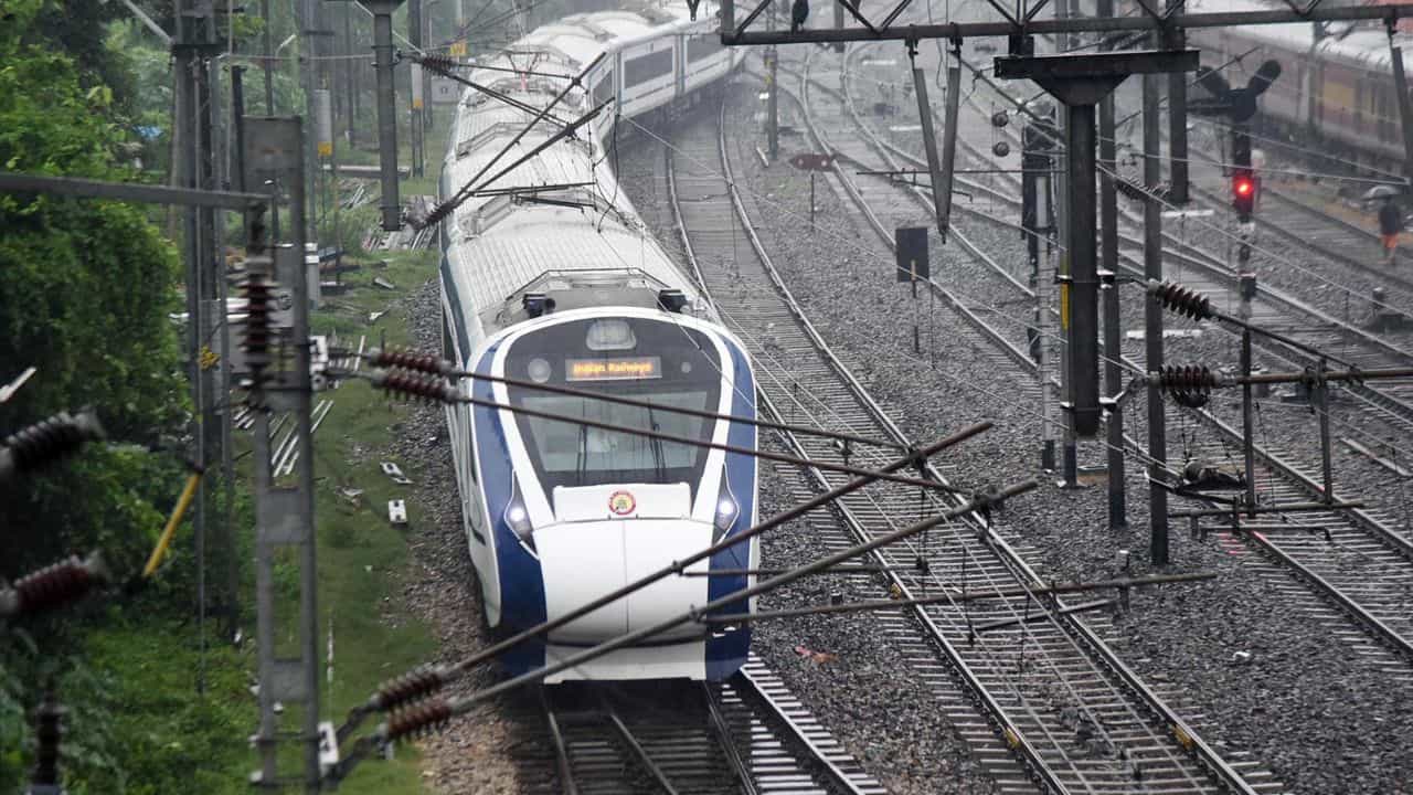 Bengaluru Vande Bharat: ബെംഗളൂരു വന്ദേ ഭാരത് കാത്തുനില്‍ക്കേണ്ട, അത് റദ്ദാക്കി; യാത്രക്കാര്‍ക്ക് തിരിച്ചടി