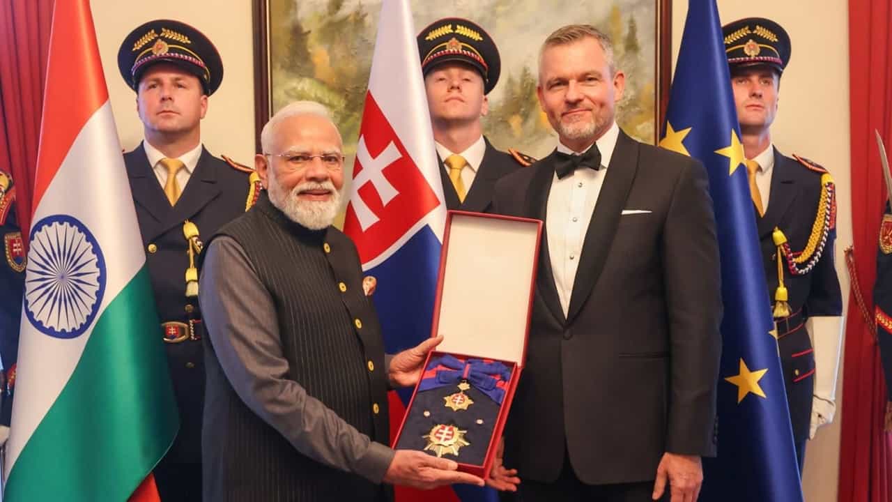 PM Narendra Modi Visits Slovakia: നരേന്ദ്ര മോദിക്ക് സ്ലൊവാക്യയുടെ പരമോന്നത ബഹുമതി; ഇന്ത്യ-സ്ലൊവാക്യ ബന്ധത്തിൽ പുതിയ അധ്യായം