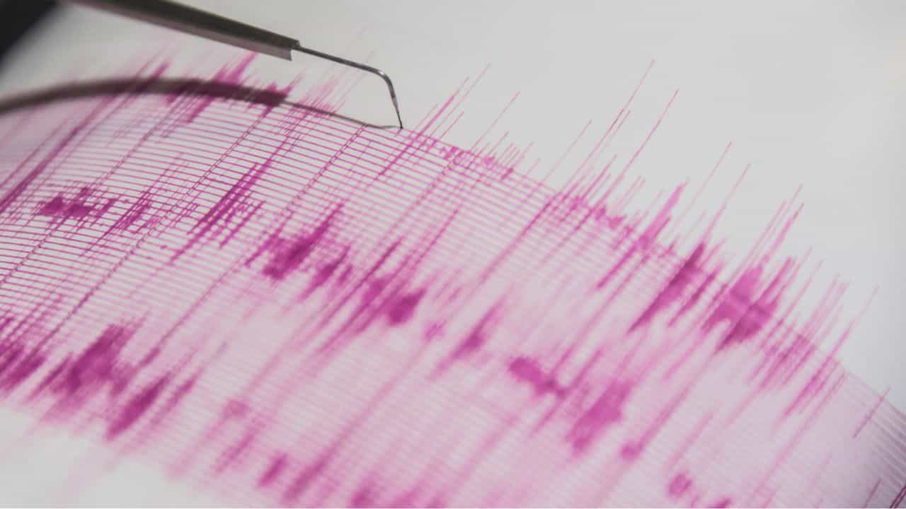 Philippines Earthquake: ഫിലിപ്പീൻസിൽ അതിശക്തമായ ഭൂചലനം, സുനാമി മുന്നറിയിപ്പ് നൽകി Philippines Earthquake: ഫിലിപ്പീൻസിൽ അതിശക്തമായ ഭൂചലനം, സുനാമി മുന്നറിയിപ്പ് നൽകി