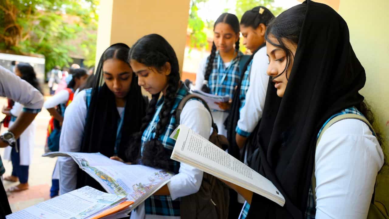 Kerala Plus One Admission 2026: പ്ലസ് വൺ മൂന്നാം അലോട്ട്മെൻ്റ് പ്രഖ്യാപിച്ചു; സ്കൂളിൽ എന്നുവരെ ചേരാം? സപ്ലിമെൻ്ററി അലോട്ട്മെന്റ് എപ്പോൾ