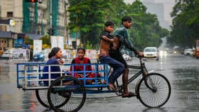 കാത്തിരിപ്പിനൊടുവിൽ മഴ വന്നു! ഇത്രയും ജില്ലയിൽ മുന്നറിയിപ്പ്