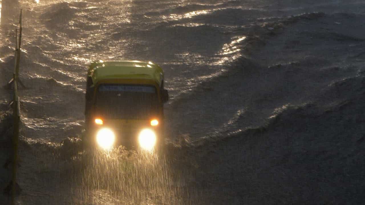 Kerala Rain Alert: മധ്യകേരളത്തില് കനത്ത മഴയ്ക്ക് സാധ്യത; മൂന്ന് ജില്ലകളില് ഓറഞ്ച് അലര്ട്ട് Kerala Rain Alert: മധ്യകേരളത്തില് കനത്ത മഴയ്ക്ക് സാധ്യത; മൂന്ന് ജില്ലകളില് ഓറഞ്ച് അലര്ട്ട്