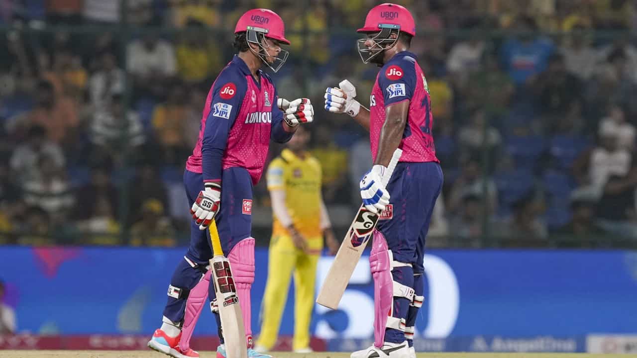 IND vs IRE: സഞ്ജുവിനെയോ അഭിഷേകിനെയോ മാറ്റൂ, വൈഭവ് കളിക്കട്ടെ! മുന്‍ താരങ്ങള്‍ 15-കാരനൊപ്പം
