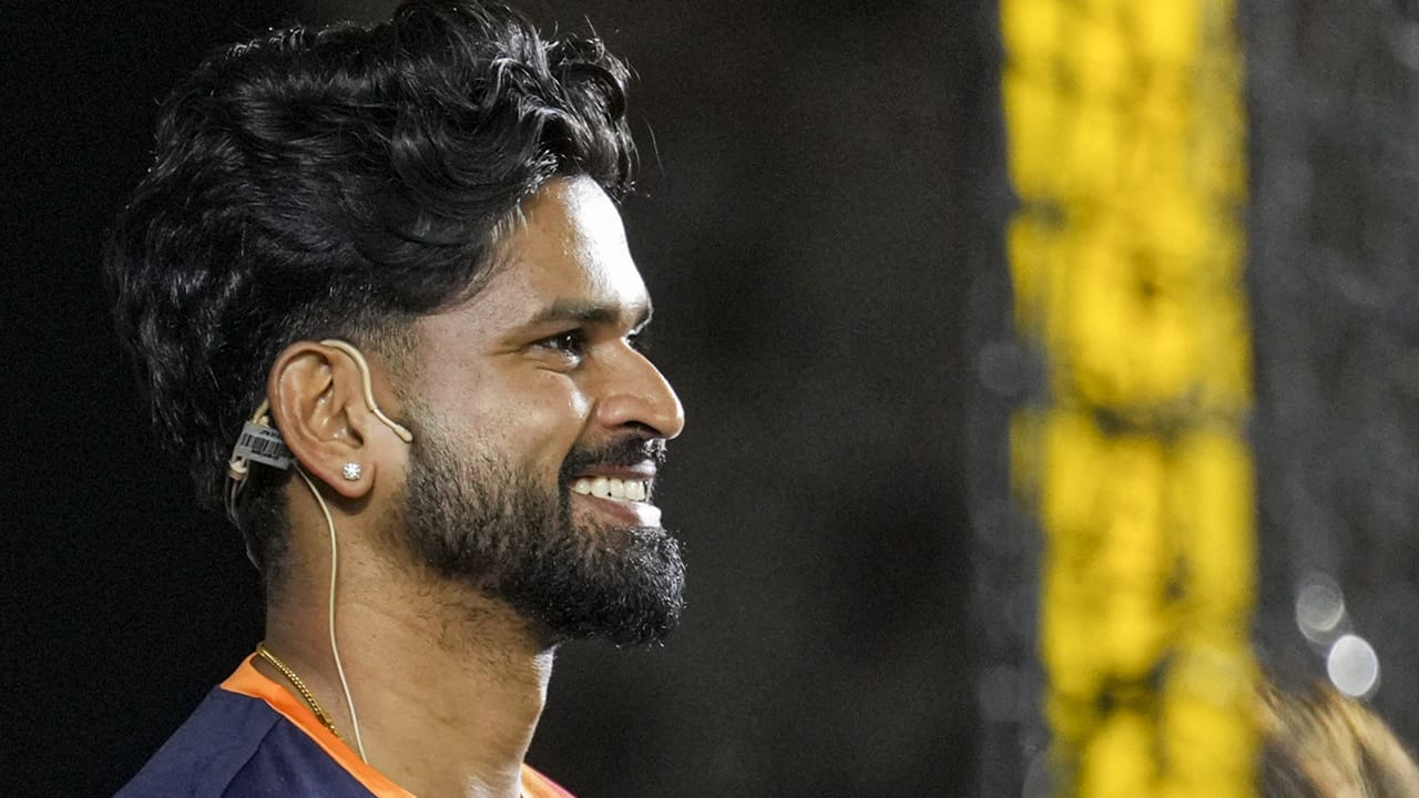 ശ്രേയസ് അയ്യരാണ് ക്യാപ്റ്റന്. തിലക് വര്മയാണ് വൈസ് ക്യാപ്റ്റന്. സഞ്ജു സാംസണും, ഇഷാന് കിഷനുമാണ് വിക്കറ്റ് കീപ്പര്മാര്. അഭിഷേക് ശർമ്മ, ശിവം ദുബെ, നിതീഷ് കുമാർ റെഡ്ഡി, അക്സർ പട്ടേൽ, വാഷിംഗ്ടൺ സുന്ദർ, വരുൺ ചക്രവര്ത്തി, രവി ബിഷ്ണോയ്, ഹർഷിത് റാണ, അർഷ്ദീപ് സിംഗ്, പ്രിൻസ് യാദവ്, വൈഭവ് സൂര്യവംശി എന്നിവരാണ് സ്ക്വാഡിലെ മറ്റു താരങ്ങള്.
