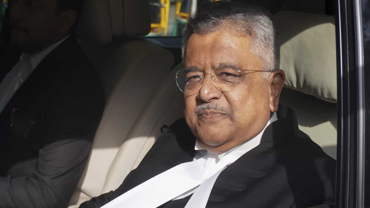 Tushar Mehta: കേന്ദ്രത്തിന്റെ നിർണായക തീരുമാനം; സോളിസിറ്റർ ജനറലായി തുഷാർ മേത്ത തുടരും Tushar Mehta: കേന്ദ്രത്തിന്റെ നിർണായക തീരുമാനം; സോളിസിറ്റർ ജനറലായി തുഷാർ മേത്ത തുടരും